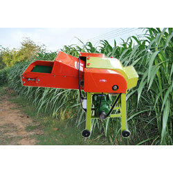 เครื่องสับหญ้า เนเปียร์ 4 ใบมีด รุ่นสายพานลำเลียง รุ่น TD-63