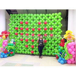 กำแพงลูกโป่ง