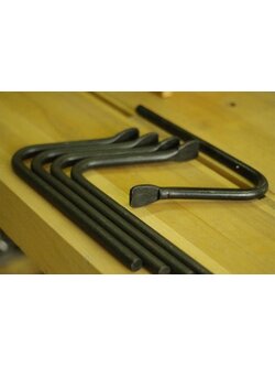 T Deer 14" Standard and 8" Short Forged Holdfasts - แคล้มป์ยึดไม้อเนกประสงค์สำหรับโต๊ะงานไม้มี 2 ขนาดให้เลือก ขนาดมาตรฐาน และขนาดสั้น