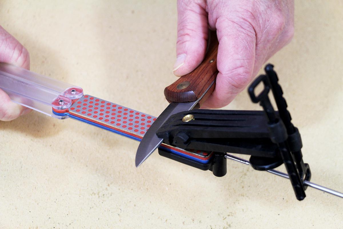 DMT (Diamond Machining Technology) MAGKIT-4 Diafold Whetstone Sharpening Kit With 2-Sided Diamond Sharpening Stones - ชุดคิทลับมีดด้วยเพชรแบบแม่เหล็กพร้อมหินลับเพชร 4 เบอร์ (Made in U.S.A.)