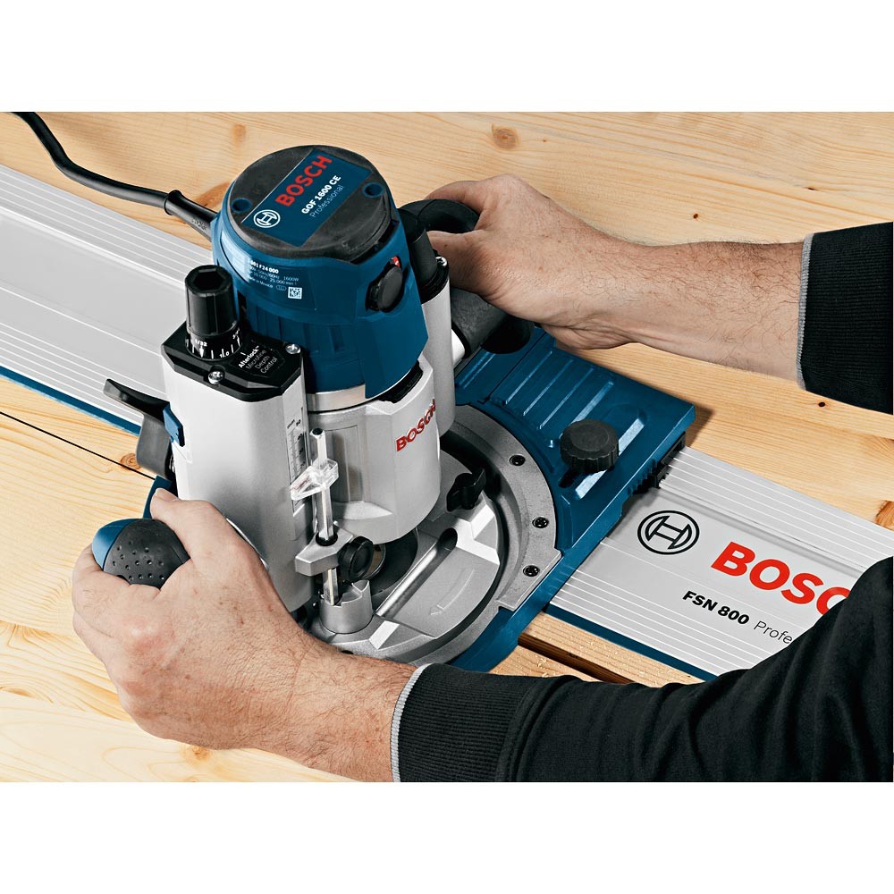 BOSCH TE 600 The Compact Plunge Unit for GMR 1 GKF 18V-8 and GKF 600 ฐานปรับขึ้นลงได้สำหรับเครื่องทริมเมอร์ GMR 1 GKF 18V-8 และ GKF 600 - 060160A800