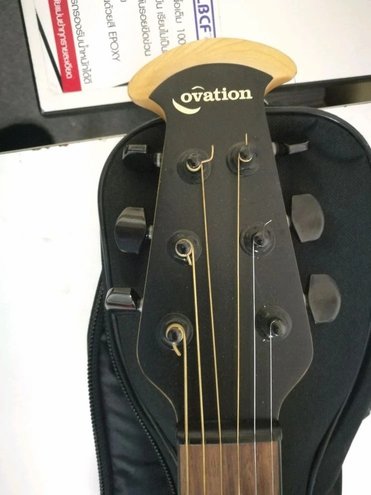Ovation Guitar USA 4 [Gold Metallic]