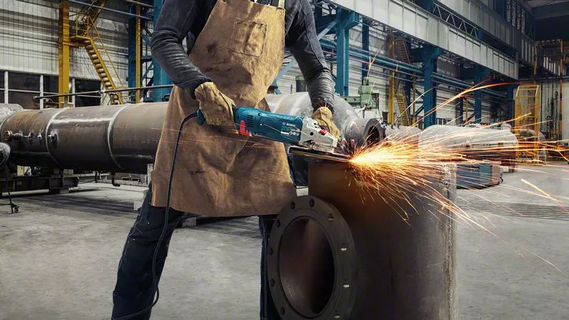 BOSCH GWS 24-180 JZ (Cyclon)- 7-inch/ 180mm Angle Grinder - ลูกหมูขนาด 7 นิ้ว/ 180มม เครื่องเจียรไฟฟ้าทรงพลัง 2,400 วัตต์พร้อมระบบป้องกันฝุ่น Cyclon รุ่น GWS 24-180 JZ (Cyclon) - 06018C23K0