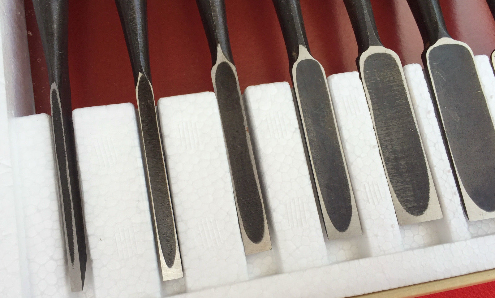 KIKUHIROMARU Japanese White Steel #2 bench chisel set from Niigata Prefecture Japan - สิ่วญี่ปุ่น ชุด 10 เล่มในกล่องกระดาษ ตีโดยช่างตีเหล็กตระกูล Kikuhiromaru จากเมืองนีงาตะ ประเทศญี่ปุ่น (ส่งฟรี)