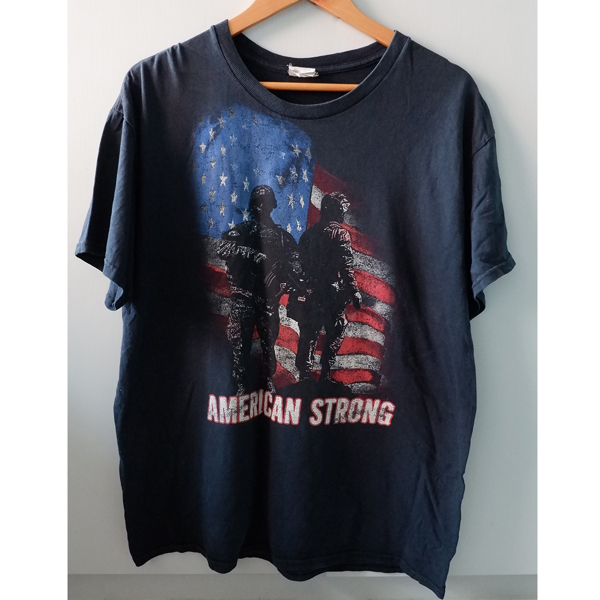 เสื้อยืดวินเทจมือสอง Vintage T-Shirt ลายกราฟิก ทหาร American Strong USA