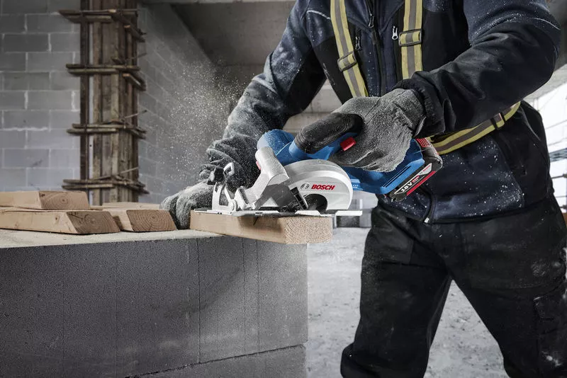 BOSCH GKS 18V-44 - 5-inch Cordless Circular Saw (Tool only,without Battery and Charger) - เลื่อยวงเดือนขนาด 5 นิ้ว ใช้แบตเตอรี่ 18v บ๊อช รุ่น( GKS 18V-44 ไม่มีแบตเตอรี่ ไม่มีแท่นชาร์จ)- 06019M30L0
