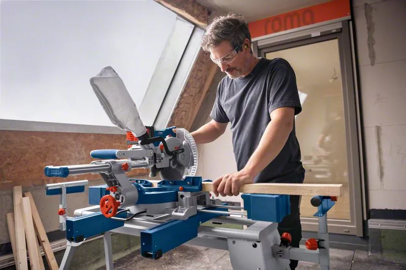 BOSCH GCM 18V-216 D 8" (216mm) Cordless Miter Saw BitTurbo (Tool only- without battery and charger) - เลื่อยตัดองศาสไลด์ไร้สายขนาด 8 นิ้ว (216 มม) บอช รุ่น GCM 18V-216 D (ไม่มีแบตเตอรี่ ไม่มีแท่นชาร์จ) 0601B51080