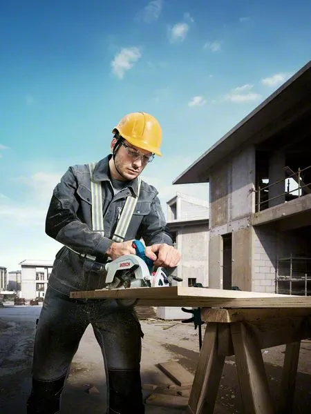 BOSCH GKS 185-LI Cordless Circular Saw - เลื่อยวงเดือนไร้สาย 18 โวล์ท (ตัวเปล่า ไม่มีแบตเตอรี่ และแท่นชาร์ทมาให้) BOSCH รุ่น GKS 185-LI - 06016C12L1