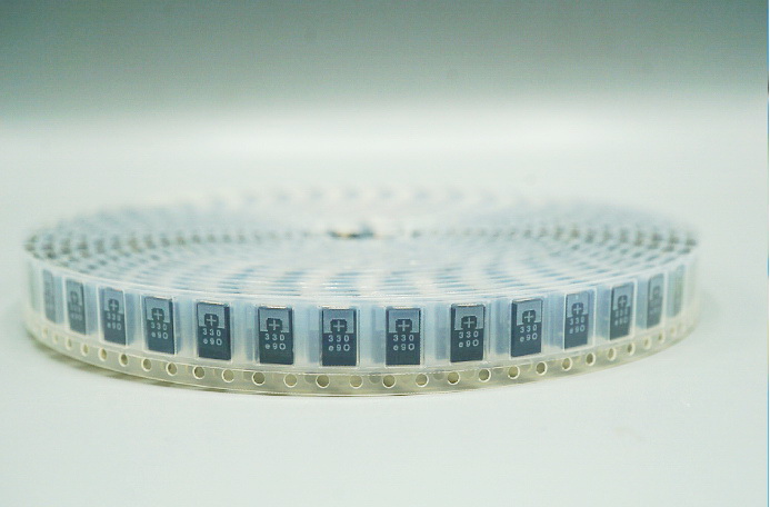 C SMD 330UF 2.5V