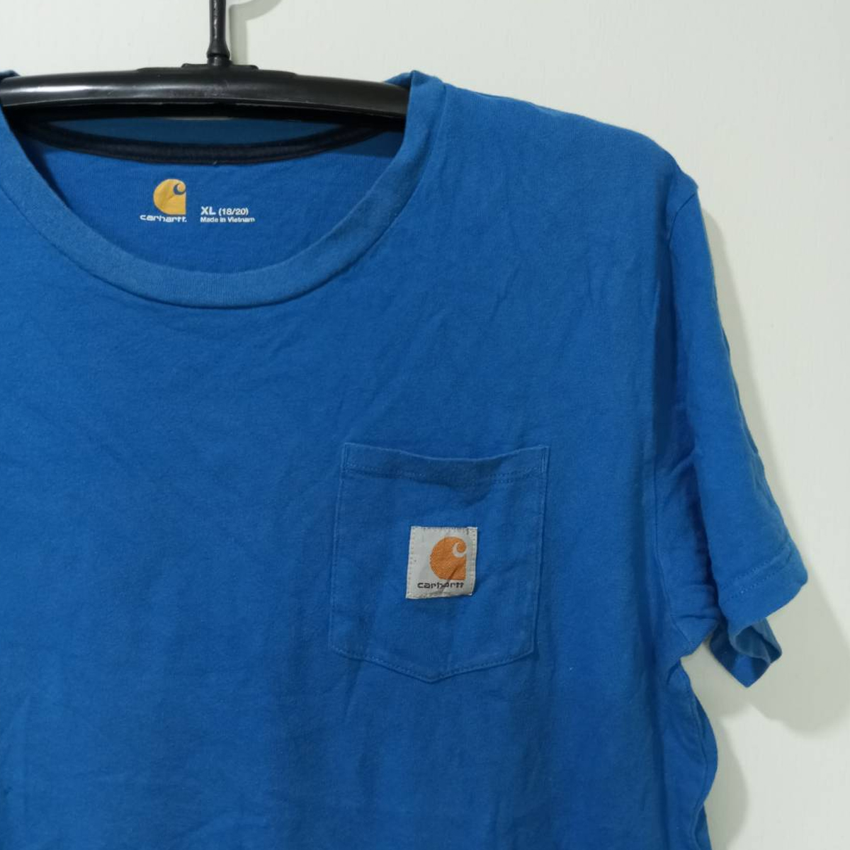 เสื้อยืด คาร์ฮาท Carhartt T-Shirt มีกระเป๋าเสื้อ มือสอง