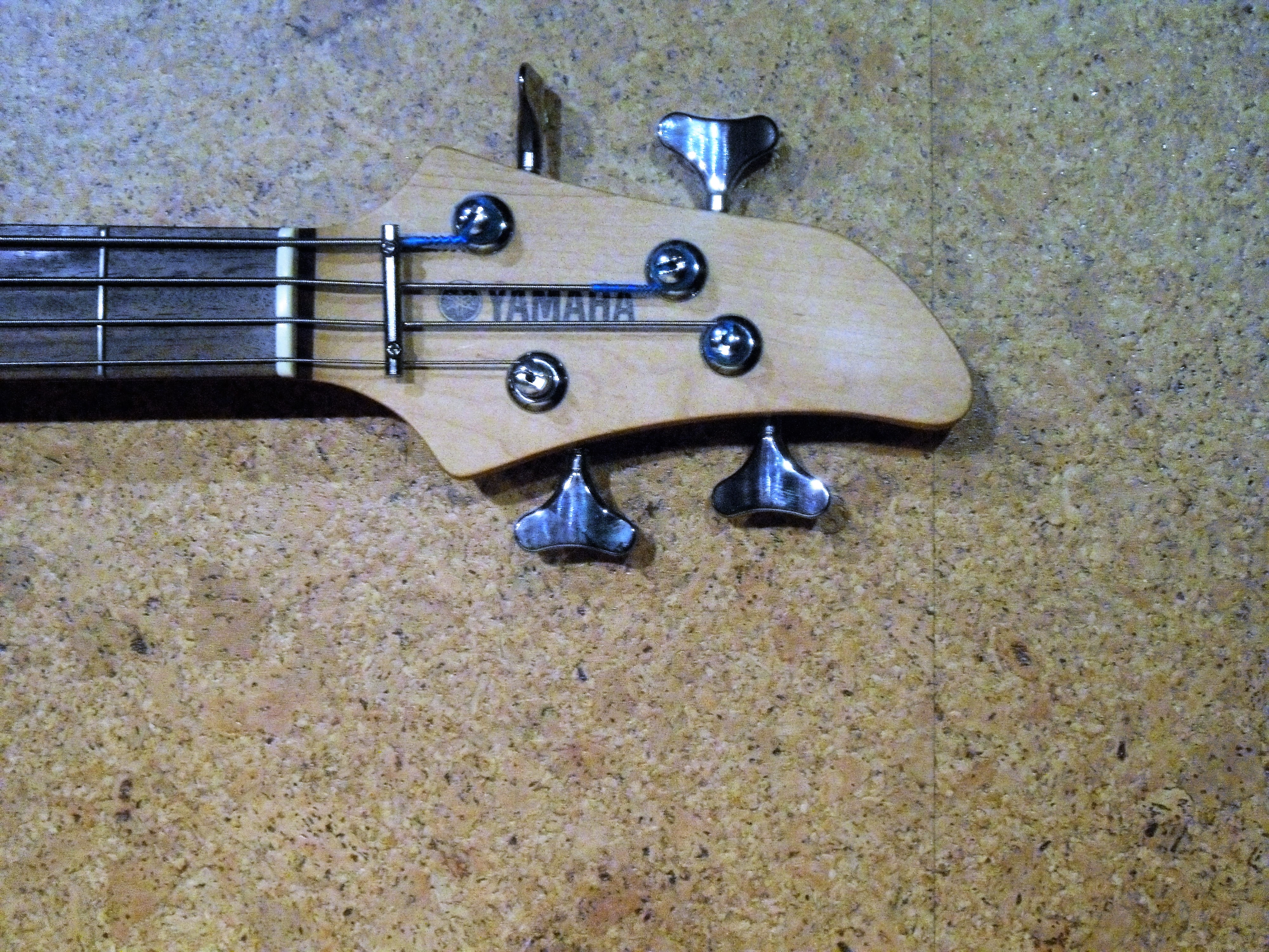 Yamaha Bass & Guitar