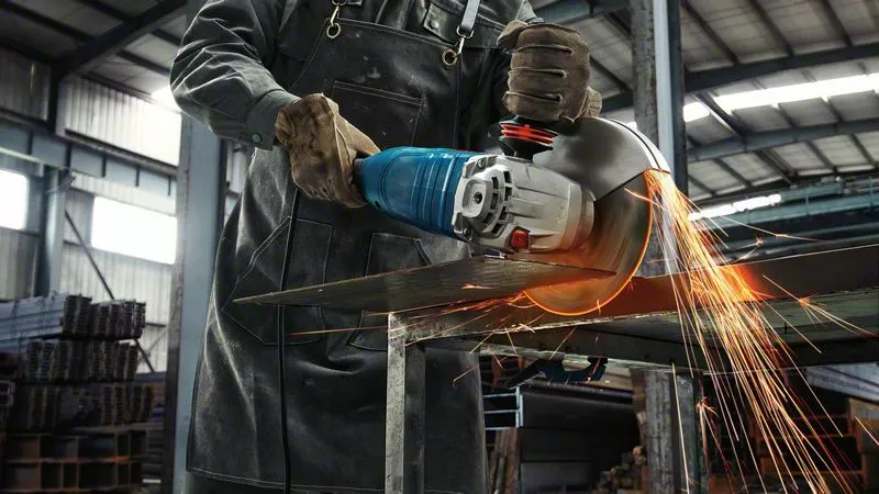 BOSCH GWS 24-230 9-inch/230mm Angle Grinder - ลูกหมูขนาด 9 นิ้ว สำหรับงานหนัก ให้กำลังเจียรได้สูงสุดถึง 2400 วัตต์ - 06018C30K0