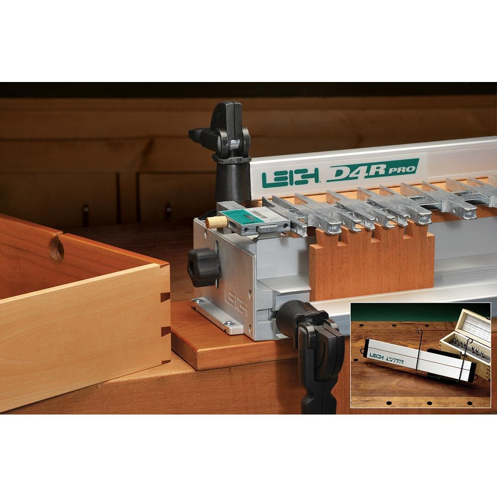 LEIGH D4RM Pro Dovetail Router Jig Package with AC24 (VRS24 and 1607) Accessories - จิ๊กทำเดือยหางเหยี่ยว และเดือยกล่องขนาด 24 นิ้ว พร้อมฐานรองเร้าเตอร์และหัวต่อเครื่องดูดฝุ่น กับดอกเร้าเตอร์ชุด 12 ดอก AC-24 *(สินค้า Pre Order)