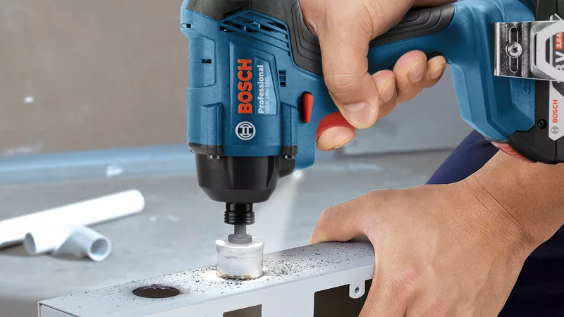 BOSCH GDR 180-LI Cordless Impact Driver with 2x 2.0Ah batteries and charger - สว่านไขควงกระแทกไร้สาย Li-Ion 18V บ็อช รุ่น GDR 180-LI พร้อมแบตเตอรี่ 2.0Ah x2 ก้อน และแท่นชาร์จ -