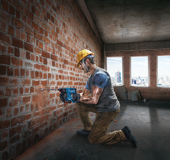 BOSCH GBH 180-LI Cordless Brushless Rotary Hammer Drill - สว่านโรตารี่กระแทกไร้สาย มอเตอร์ไร้แปรงถ่าน SDS-plus Li-Ion 18V พร้อมแบตเตอรี่ 4.0Ah x 2 ก้อน, แท่นชาร์จ - 06119111K1