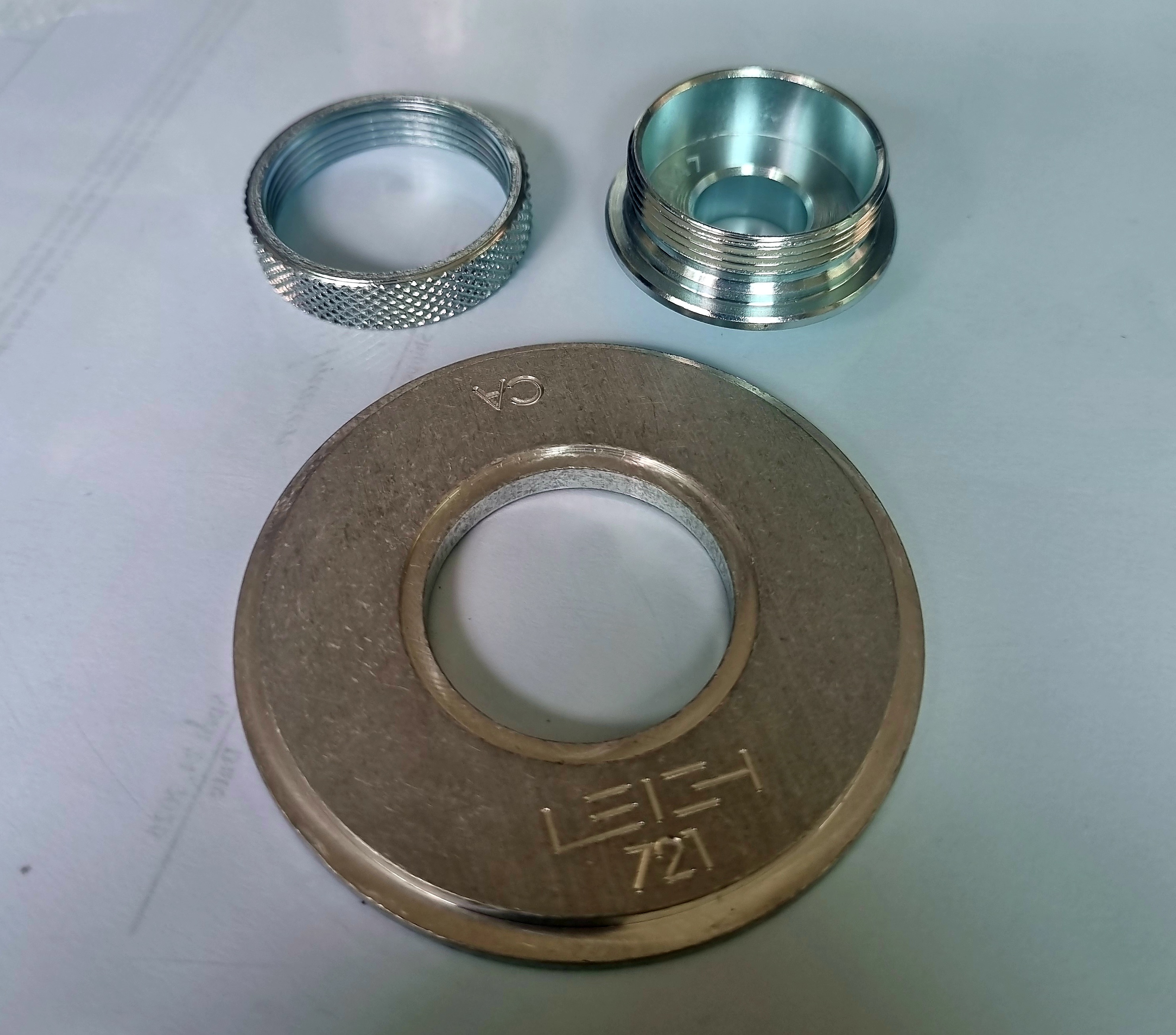 PORTER-CABLE 4216 12-Inch Super Deluxe Dovetail Jig with Router Adapter - จิ๊กทำเดือยหางเหยี่ยว และเดือยกล่อง พร้อมเทมเพลททำเดือยขนาดเล็ก และอแดปเตอร์ (U.S.A) สินค้าสั่งซื้อล่วงหน้า Pre-order