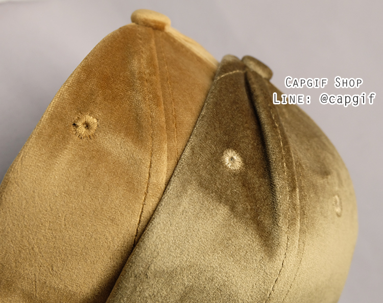 หมวกแก๊ปผ้ากำมะหยี่ หมวกมีให้เลือกหลายสีค่ะ