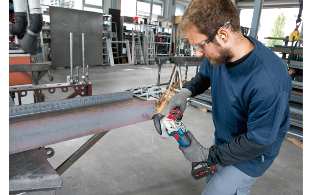 BOSCH GWX 18V-10 C 125mm. Cordless Angle Grinder with X-LOCK - เครื่องเจียรไร้สายขนาด 5 นิ้ว ใช้แบตเตอรี่ Li-Ion 18โวลท์ - 06017B0200