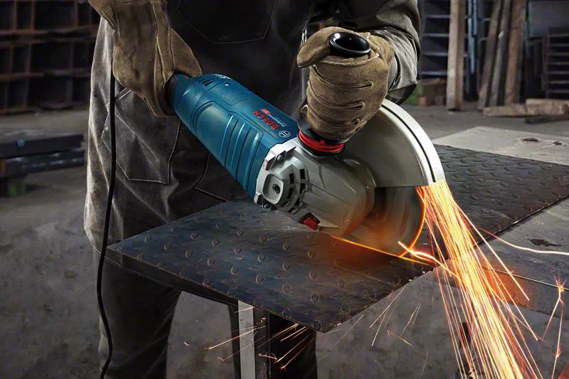 BOSCH GWS 24-230 9-inch/230mm Angle Grinder - ลูกหมูขนาด 9 นิ้ว สำหรับงานหนัก ให้กำลังเจียรได้สูงสุดถึง 2400 วัตต์ - 06018C30K0