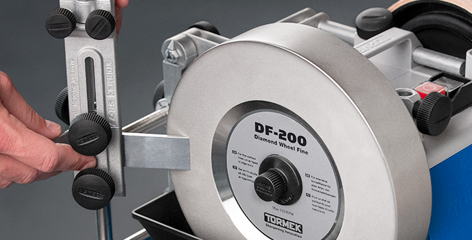 TORMEK SE-77 Square Edge Jig - ชุดจิ๊กลับเครื่องมือที่มีปลายคมตรง และฉาก เช่นสิ่ว และใบกบ Tormek รุ่น SE-77 (ผลิตในสวีเดน)