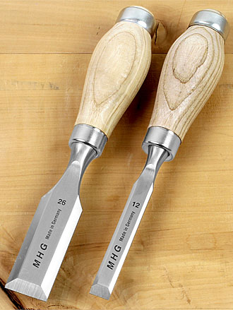 MHG 363124 5 Short MHG Chisels in Wooden Box. 12, 16, 20, 26, 30 mm - สิ่วชุด 5 เล่มขนาดสั้นด้ามไม้แอชลงน้ำมันขนาด 12มม. 16มม. 20มม. 26มม. และ 30 มม. ในกล่องไม้ (Made in Germany)