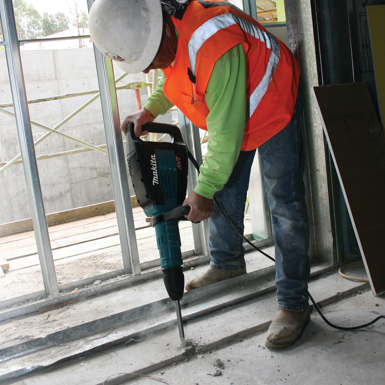 MAKITA HM1214C AVT Demolition Hammer, accepts SDS‑MAX bits - เครื่องสกัดทำลาย SDS Max มากีต้า รุ่น HM1214C