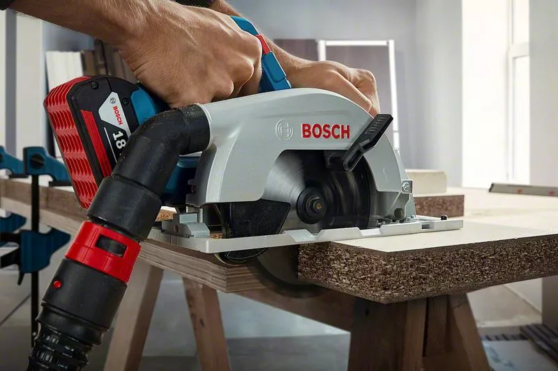 BOSCH GKS 185-LI Cordless Circular Saw - เลื่อยวงเดือนไร้สาย 18 โวล์ท (ตัวเปล่า ไม่มีแบตเตอรี่ และแท่นชาร์ทมาให้) BOSCH รุ่น GKS 185-LI - 06016C12L1