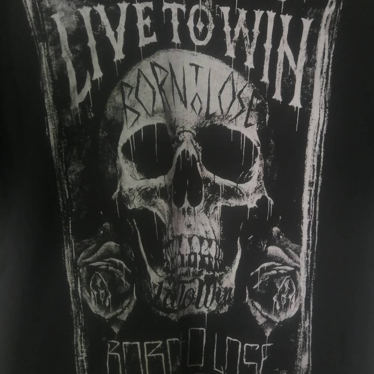เสื้อยืดวินเทจมือสอง Vintage ลาย LIVE TO WIN หัวกระโหลกเท่ๆ งานป้ายผ้าเก่า สินค้าพร้อมส่ง