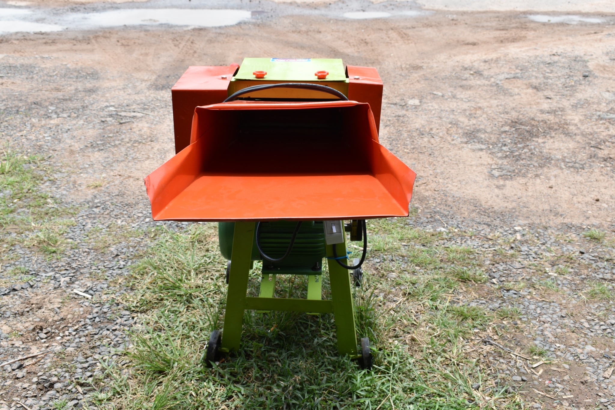 เครื่องสับหญ้า เนเปียร์ 4 ใบมีด ดึงหญ้าเองอัตโนมัติ รุ่น TD-62