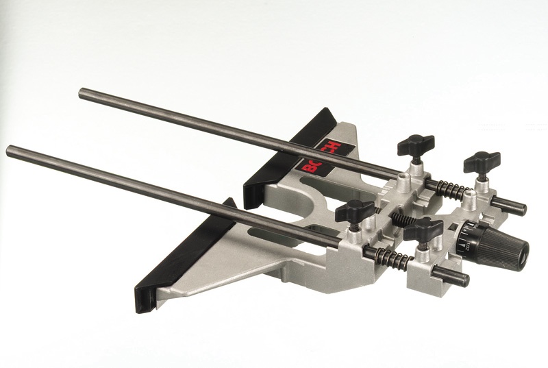 BOSCH GMF 1600 CE- Twin-base Router with parallel guide เร้าเตอร์ฐานคู่พร้อมไกด์นำทางเดินตามขอบไม้ - 0601624022