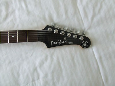 Yamaha Pacifica 2 [Silver Metallic]