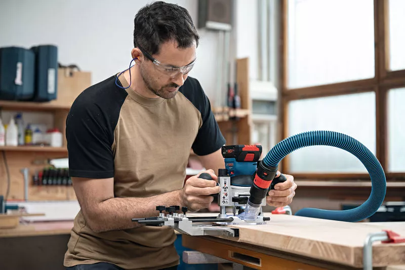 BOSCH GKF 18V-8 18v Cordless Palm Router (Tool Only- without battery and charger) -เครื่องเซาะร่องไร้สาย บ๊อช รุ่น GKF 18V-8 (ตัวเปล่า ไม่มีแบตเตอรี่ และแท่นชาร์จ)