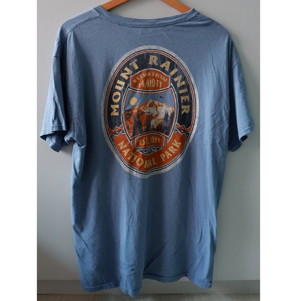เสื้อยืดวินเทจมือสอง Vintage T-Shirt ลาย MOUNT RAINER EST.1899