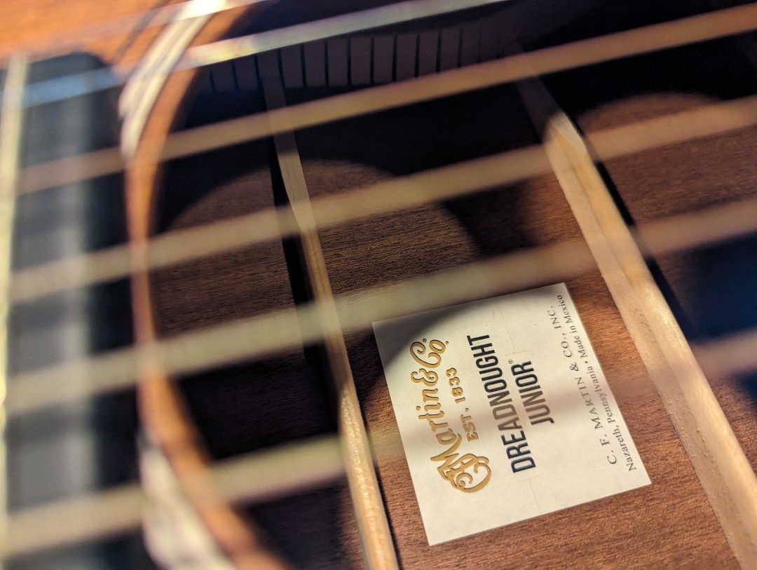 Martin Dreadnought Junior + Label