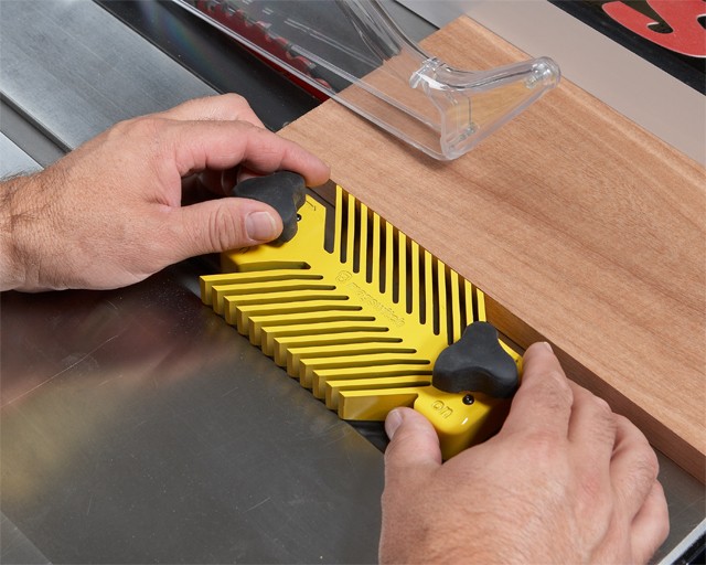 MAGSWITCH 8110015 Universal Featherboard - หวีกดไม้ยึดด้วยแม่เหล็กชนิด เปิด-ปิดได้ (Australia)