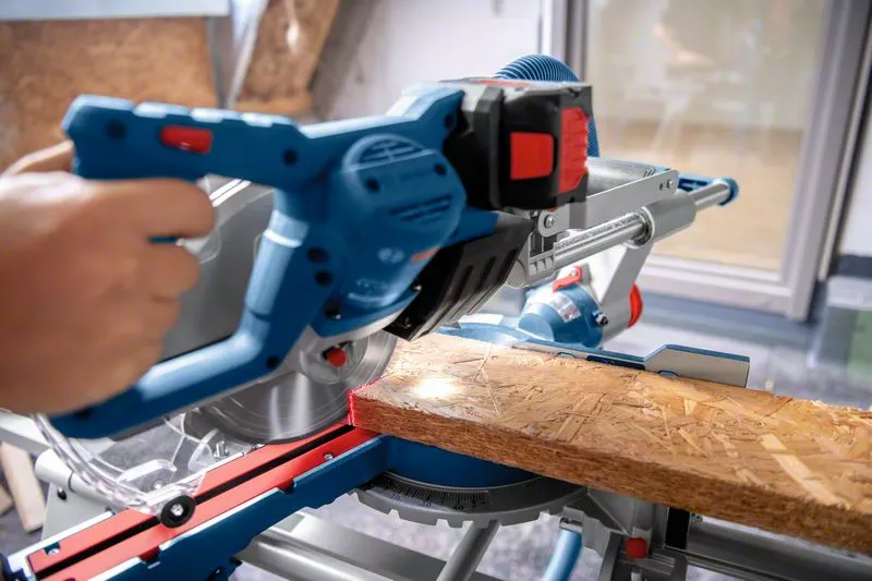 BOSCH GCM 18V-216 D 8" (216mm) Cordless Miter Saw BitTurbo (Tool only- without battery and charger) - เลื่อยตัดองศาสไลด์ไร้สายขนาด 8 นิ้ว (216 มม) บอช รุ่น GCM 18V-216 D (ไม่มีแบตเตอรี่ ไม่มีแท่นชาร์จ) 0601B51080