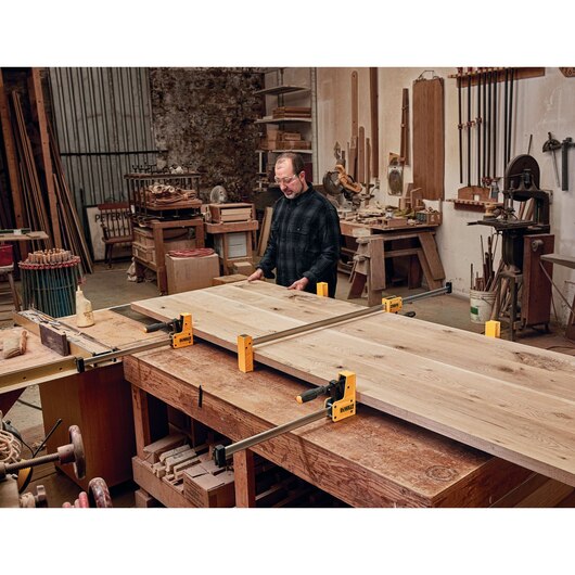 DEWALT DWHT83831-1 24 in. (600mm.) Parallel Clamp - แคล้มป์ปากขนาน ขนาด 24 นิ้ว (600มม.) Dewalt รุ่น DWHT83831-1