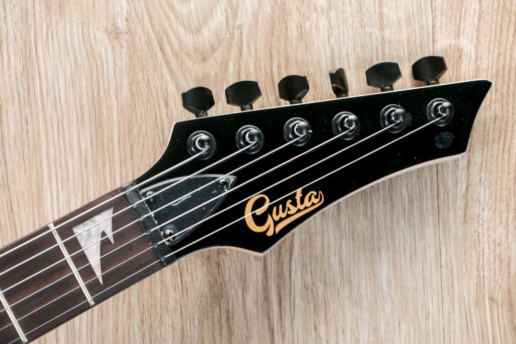 Gusta [Gold Metallic]