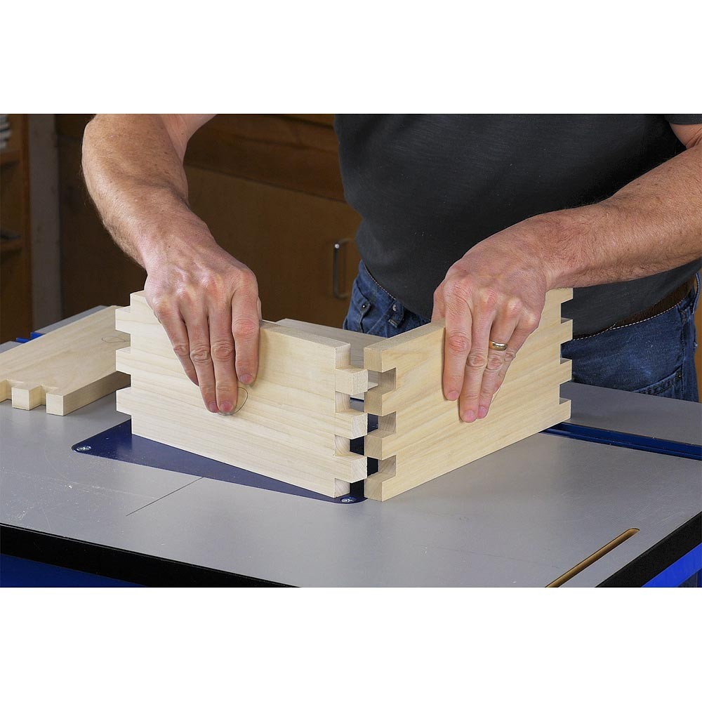 LEIGH B975 Box Joint & Beehive Jig with BOSCH Adapter - จิ๊กทำเดือยกล่องด้วยเร้าเตอร์ หรือโต๊ะเร้าเตอร์ พร้อมอแดปเตอร์ใช้กับเร้าเตอร์ Bosch GOF 1600 CE/ GMF 1600 CE (Made in Canada)