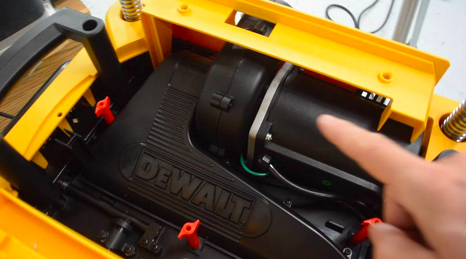 DEWALT DW735 330mm.(13-inch) Heavy-Duty Portable Thickness Planner - เครื่องรีดไม้ ขนาด 330 มม. (13 นิ้ว)