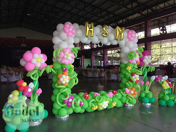 ิbackdrop ถ่ายรูป จัดลูกโป่งเป็นกรอบถ่ายรูป
