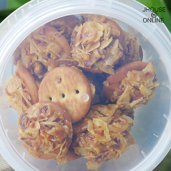 แครกเกอร์ทุเรียน ตราคุณยายยกกำลัง2 อร่อยหวานมัน ของฝากจากจันทบุรี
