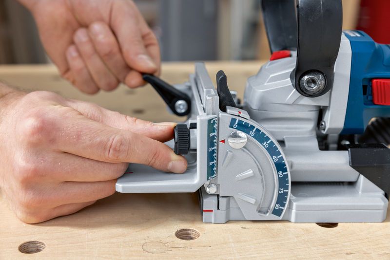 BOSCH GFF 18V-22 18v Cordless Biscuit Jointer - เครื่องเซาะร่องใส่แผ่นบิสกิตไร้สาย 18v Li-Ion บ๊อช รุ่น GFF 18V-22 (ตัวเปล่าไม่มีแบตเตอรี่ ไม่มีแท่นชาร์ท) - 0601620101 (Pre-Order)