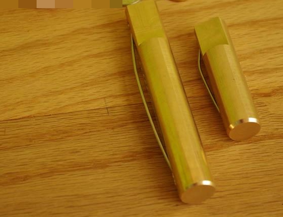 T Deer Round Brass Bench Dogs / Bench Pups - หมุดทองเหลืองยึดไม้สำหรับโต๊ะงานไม้