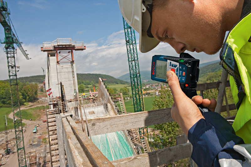 BOSCH GLM 250 VF 250m. Laser Measure - เครื่องวัดระยะด้วยเลเซอร์รุ่นสุดยอดของบ๊อชที่วัดได้ไกลถึง 250 ม. BOSCH รุ่น GLM 250 VF - 0601072FK0