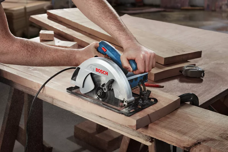 BOSCH GKS 130 Corded Circular Saw - เลื่อยวงเดือน 7-1/4 นิ้ว BOSCH รุ่น GKS 130 - 06016C30K0