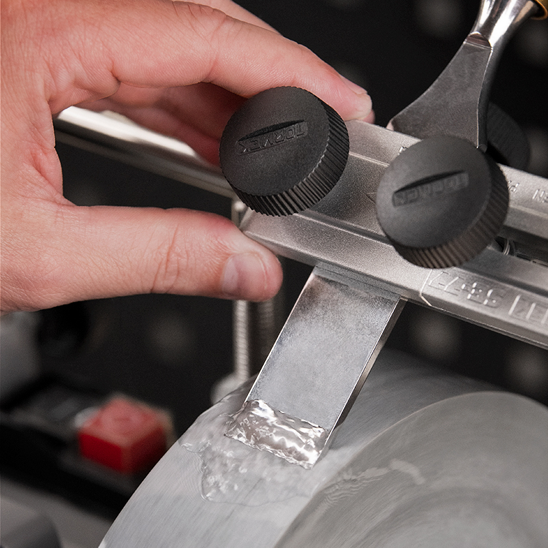 TORMEK SE-77 Square Edge Jig - ชุดจิ๊กลับเครื่องมือที่มีปลายคมตรง และฉาก เช่นสิ่ว และใบกบ Tormek รุ่น SE-77 (ผลิตในสวีเดน)