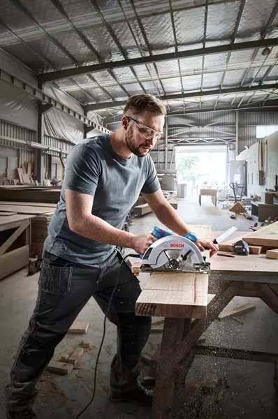 BOSCH GKS 130 Corded Circular Saw - เลื่อยวงเดือน 7-1/4 นิ้ว BOSCH รุ่น GKS 130 - 06016C30K0