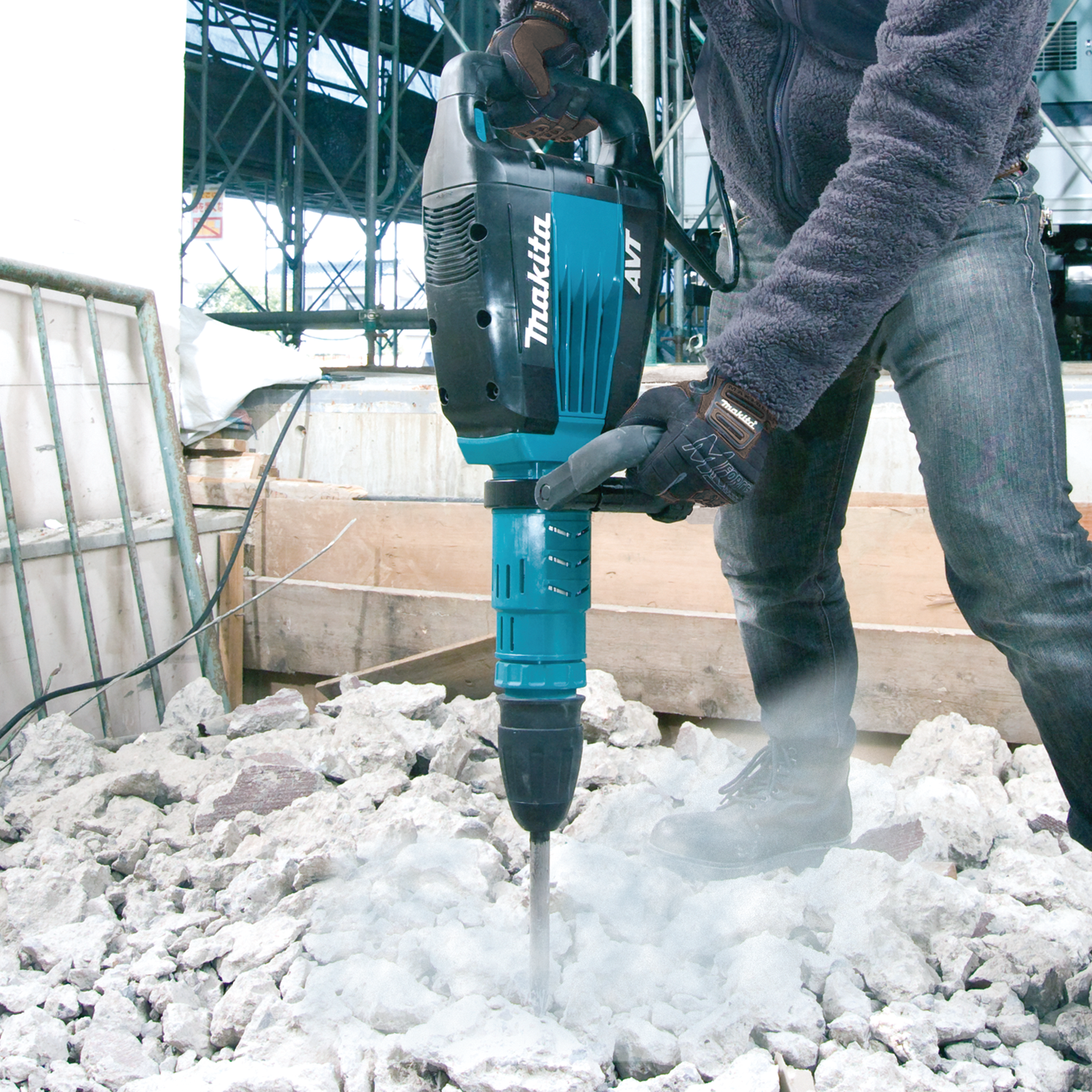 MAKITA HM1214C AVT Demolition Hammer, accepts SDS‑MAX bits - เครื่องสกัดทำลาย SDS Max มากีต้า รุ่น HM1214C