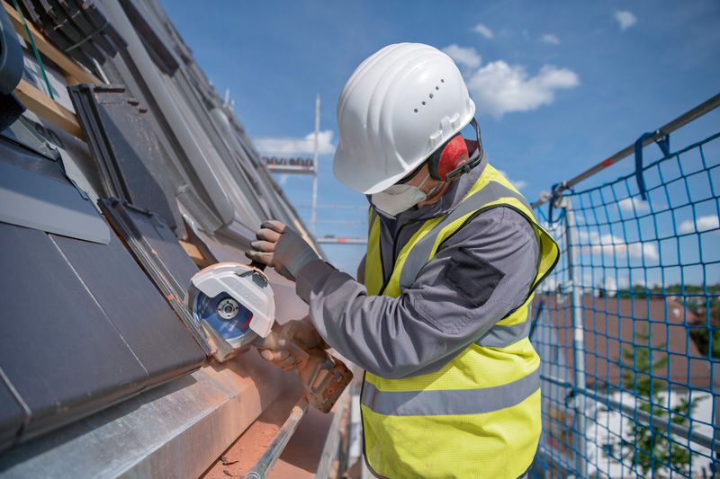 BOSCH GWS 18V-180 PC 180mm (7-inch) Cordless Angle Grinder BitTurbo - เครื่องเจียร 180มม (7 นิ้ว) ไร้สายมอเตอร์ไร้แปรงถ่าน BOSCH รุ่น GWS 18V-180 PC (เครื่องเปล่า ไม่มีแบตเตอรี่ ไม่มีแท่นชาร์จ) - 06019H6E01